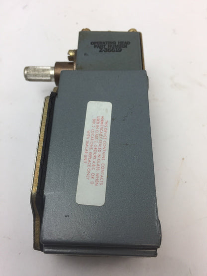 ALLEN BRADLEY 802R-HFW2 OILTIGHT LIMIT SWITCH SEALED CONTACT SERIES B