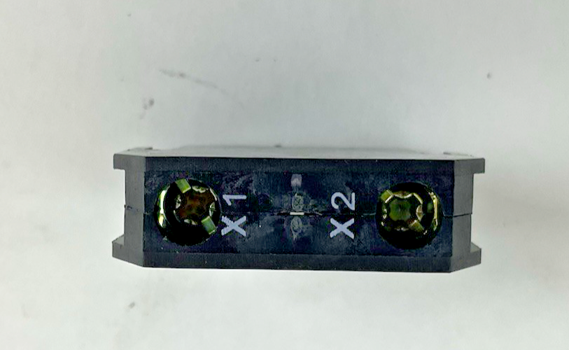 CUTLER HAMMER E22D SERIES A2 250V LIGHT UNIT FULL VOLTAGE CONTACT BLOCK LOT OF 4