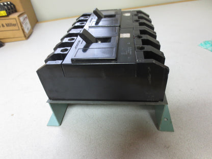 HEINEMANN CJ3-G3-DU / HH83XC306 CIRCUIT BREAKERS 240VAC 60Hz 122A - (2) on RACK