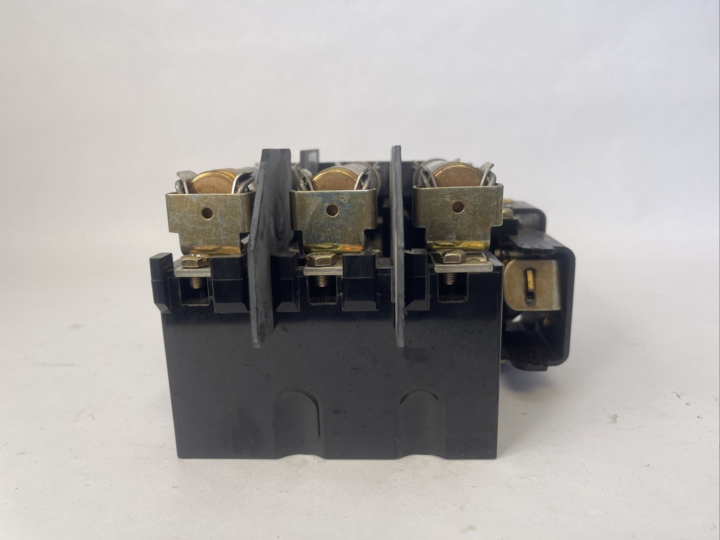 ALLEN BRADLEY 1494V-DS60 DISCONNECT SWITCH 60A 600VAC 250VDC 50HP FRS-R-60 FUSES