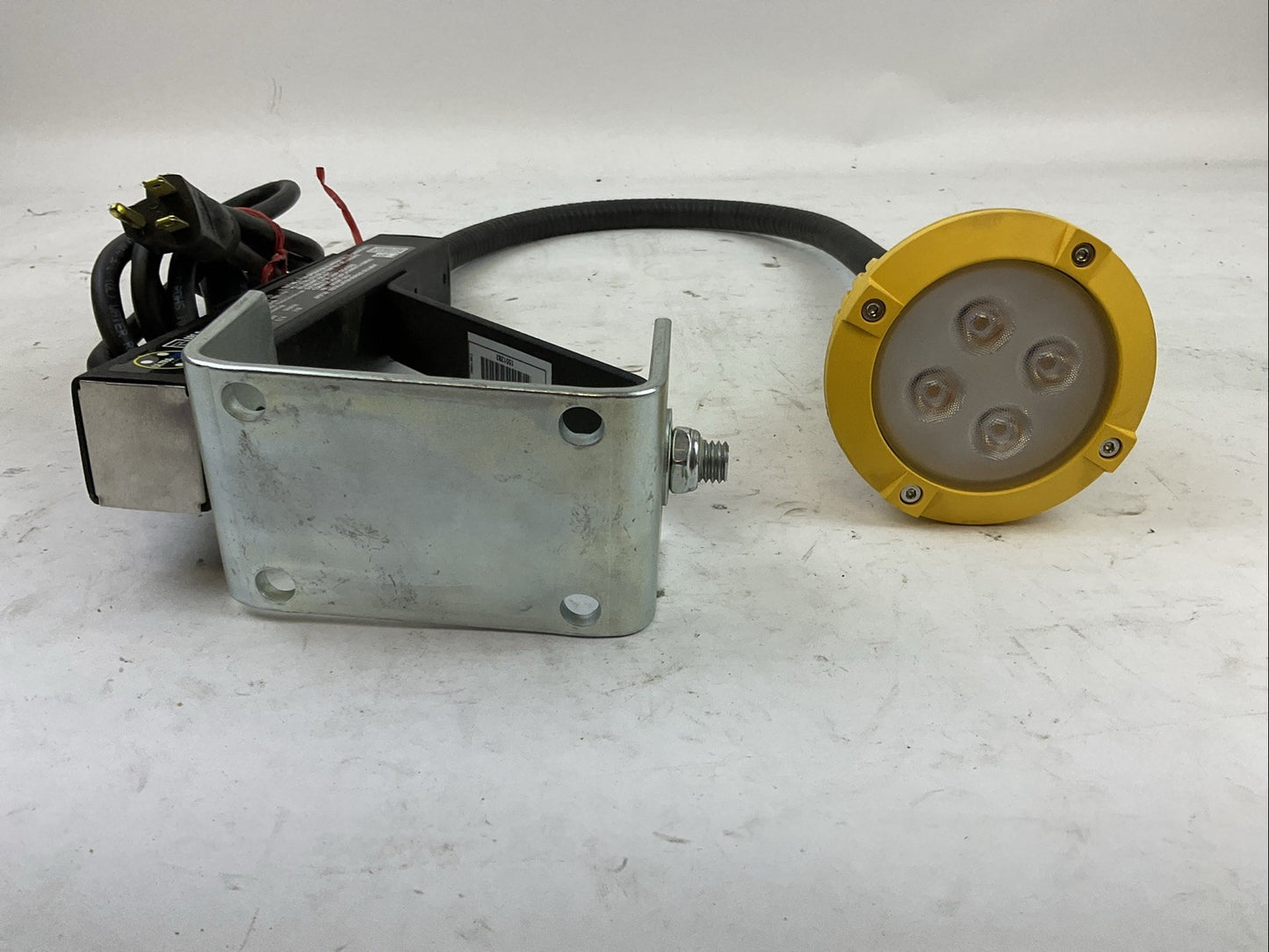 APS RESOURCE AP9750 ULTRA-FLEX LED DOCKLIGHT WITH PLUG 120VAC 50/60HZ 0.1A 11W
