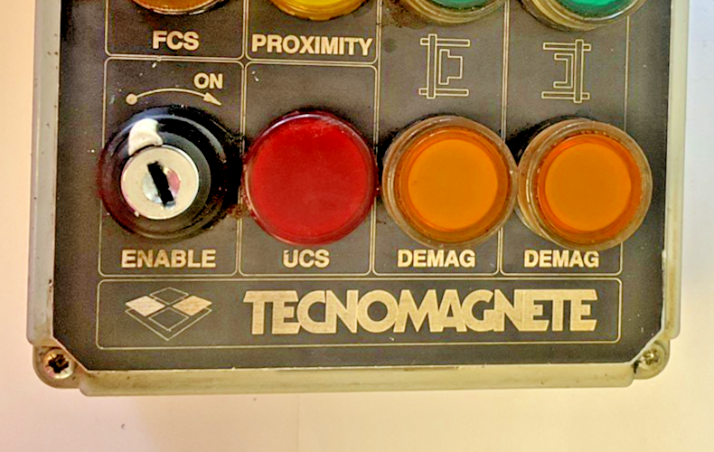 TECNOMAGNETE QUAD-PRESS PUSH BUTTON CONTROL STATION