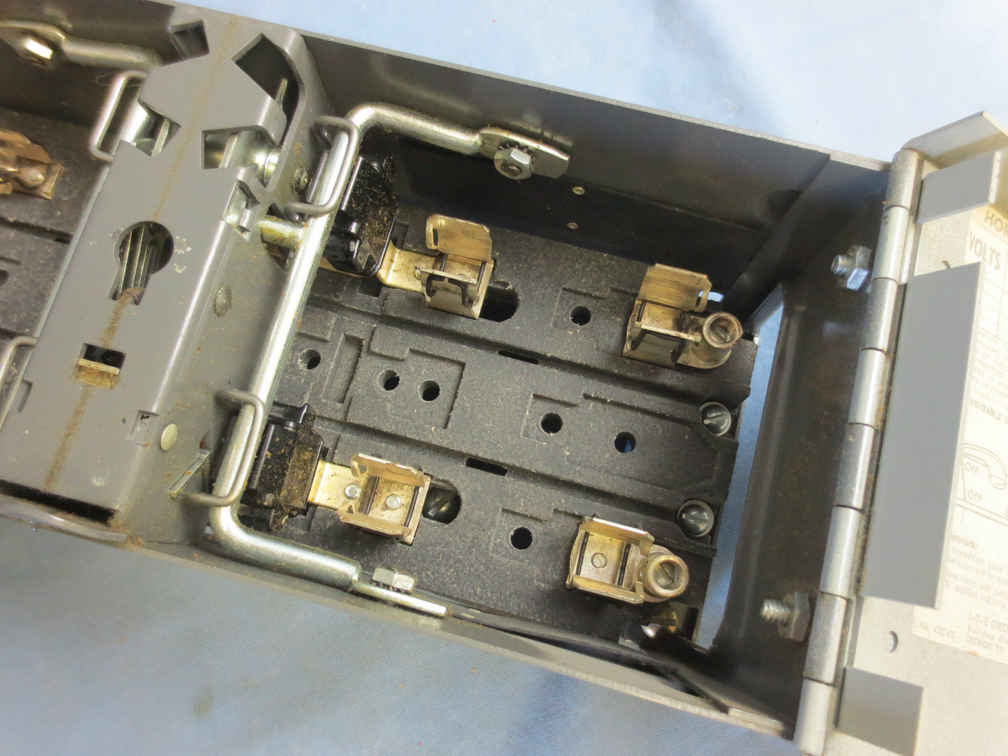I-T-E V2B2212LR VACU-BREAK PANELBOARD & SWITCHBOARD UNIT 240V 30-60A NEW SURPLUS