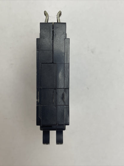 SQUARE D QOT1520 CIRCUIT BREAKER 15A 20A 120/240 VAC TWO 1 POLE UNITS CTL