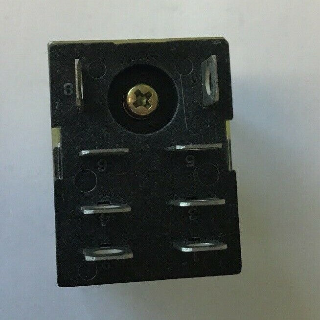 OMRON LY2 RELAY 240VAC 10A***LOTOF5***