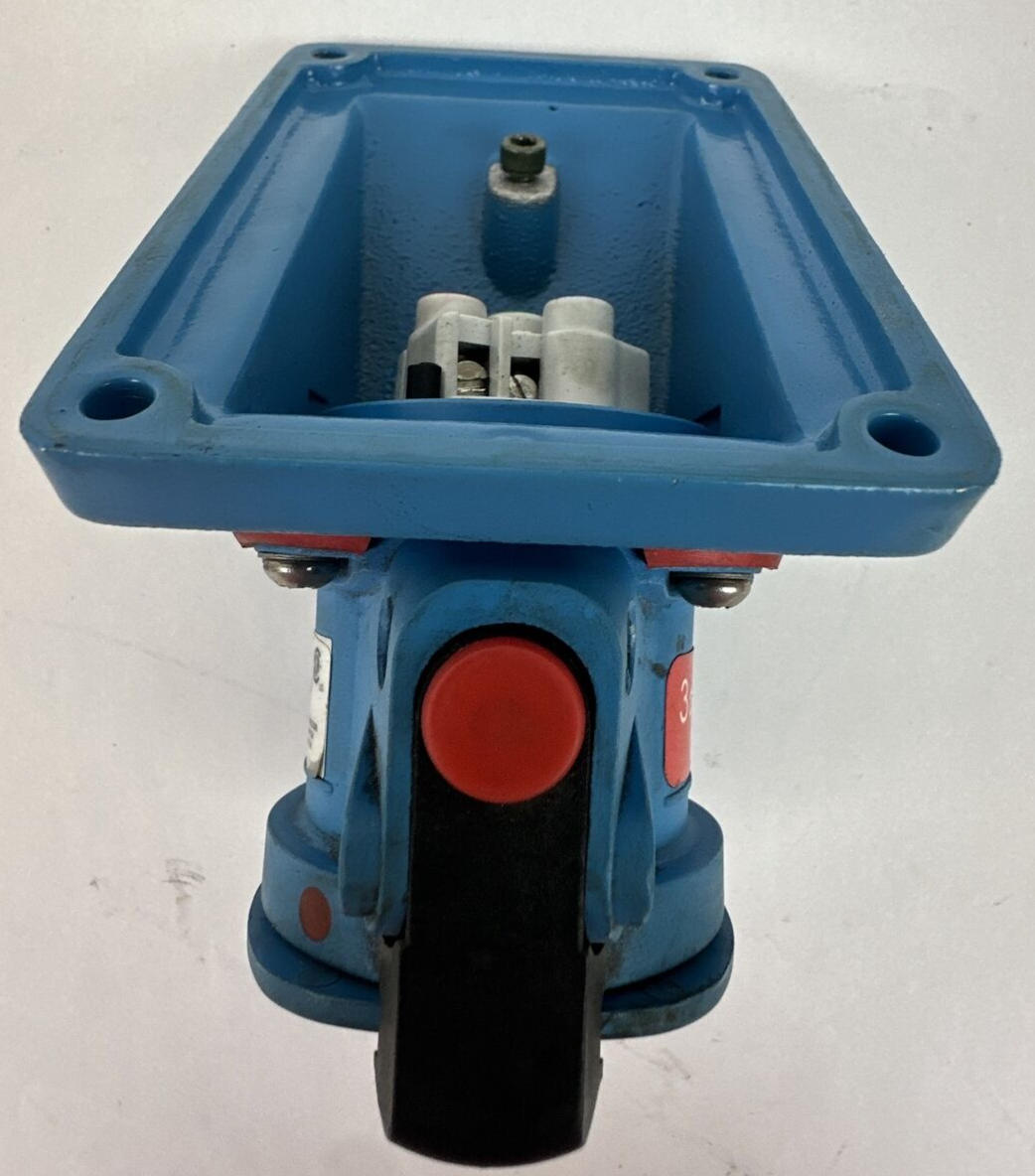 MELTRIC DSN20 20A 480VAC TYPE 4X 63-14043-843-NC RECEPTACLE/CONNECTOR