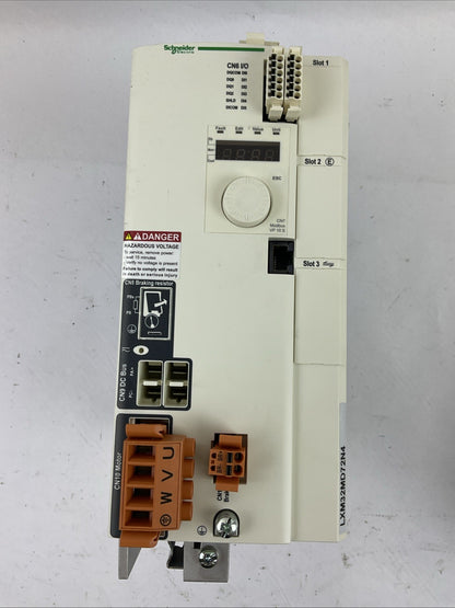 SCHNEIDER ELECTRIC LXM32MD72N4 AC SERVO DRIVE INPUT 3PH 480/400V/208 OUTPUT 7kW