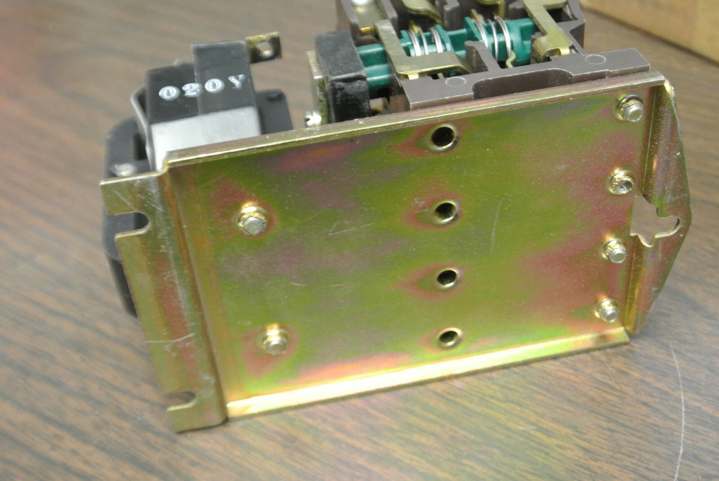 SYLVANIA 5UF6-2-76 / AC RELAY / 6 CONTACTS: 4 N.O., 2 N.C. / 110-120V COIL