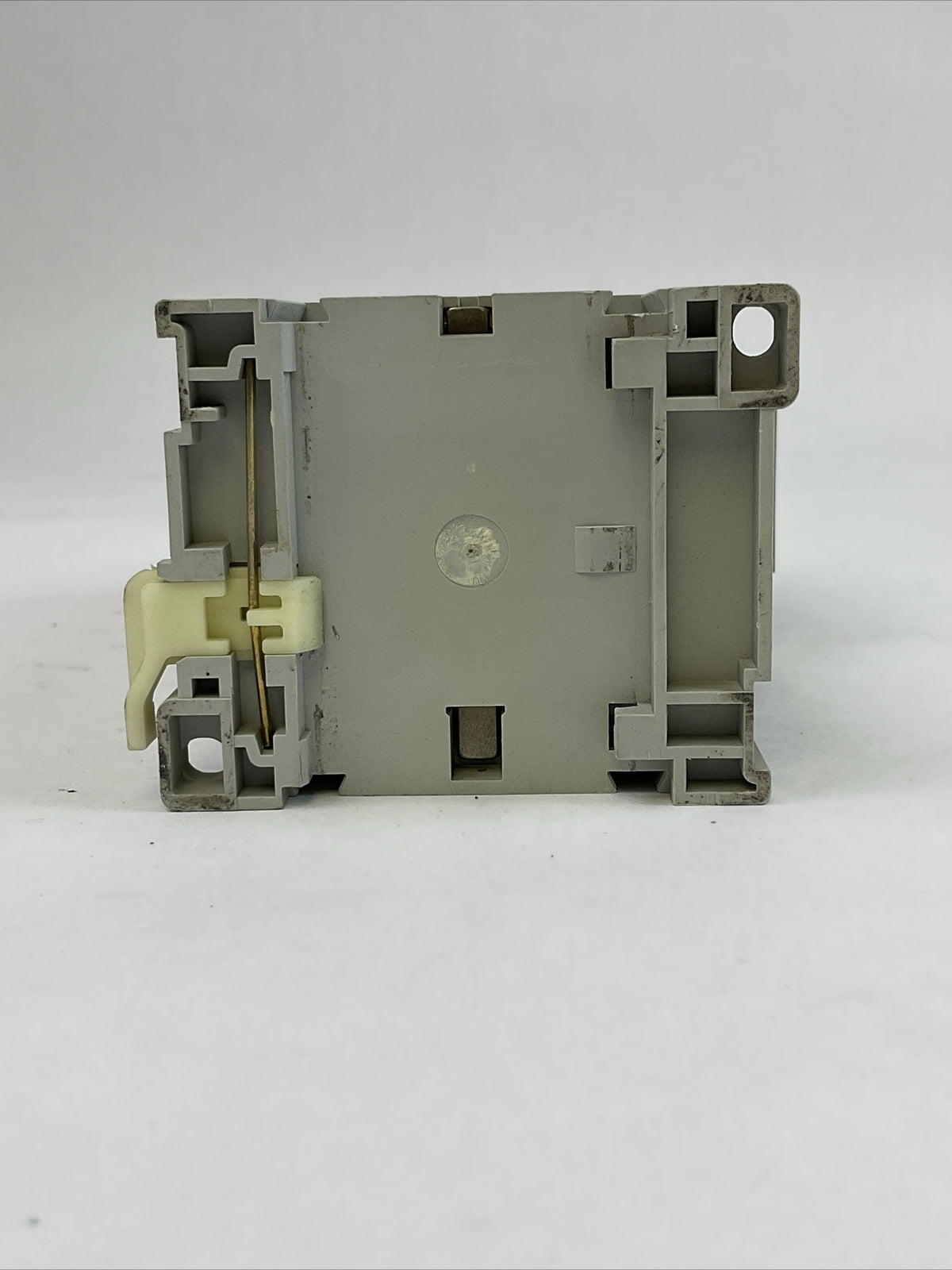 ALLEN BRADLEY 100-C43D*00 CONTACTOR SER A 600VAC 63A 3PH 30HP COIL 24VDC 100-F