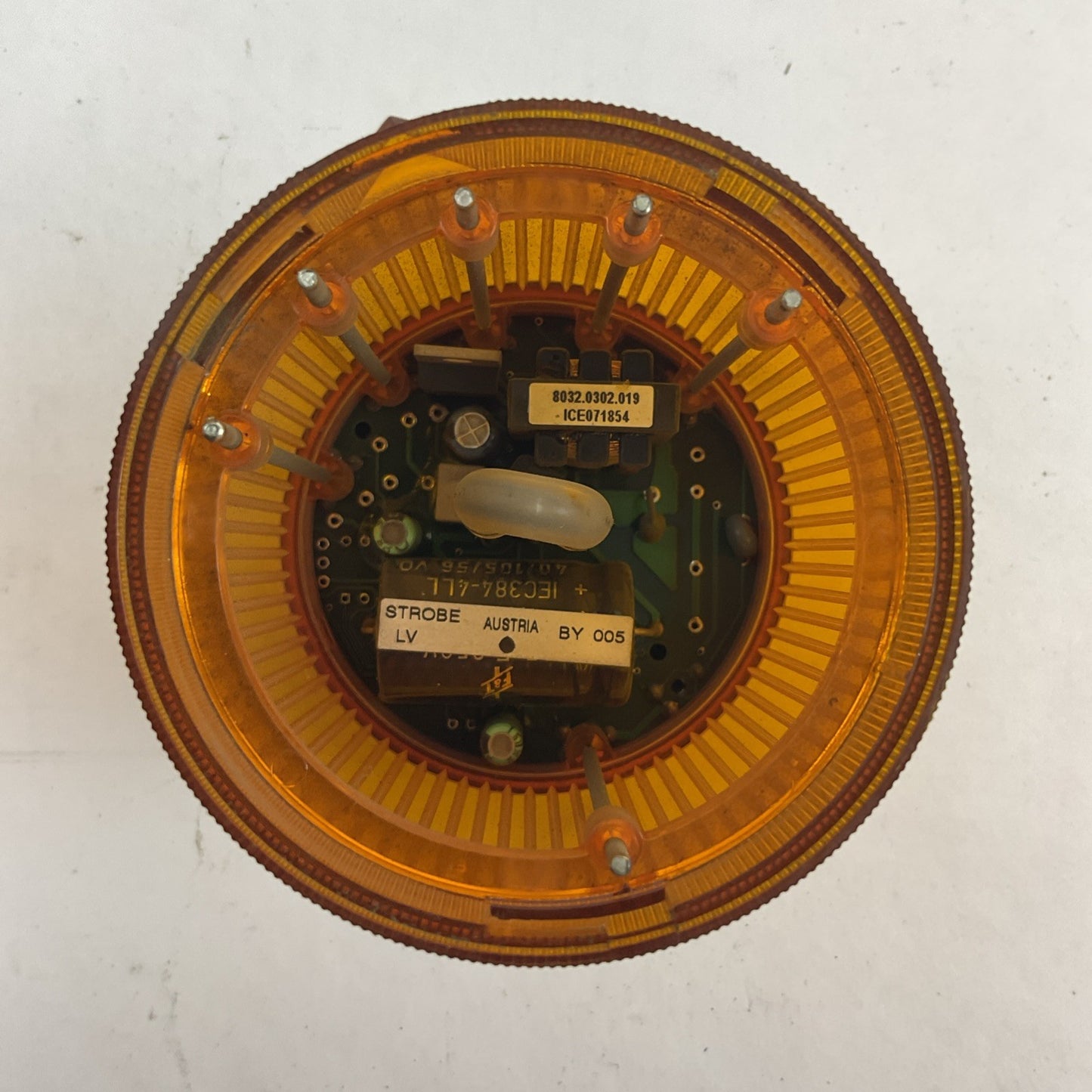 ALLEN BRADLEY 855T-B24BR5 SER C 24V AC/DC 180mA AMBER STROBE LIGHT TYPE 4,4X,13