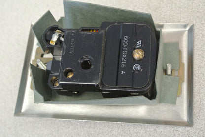ALLEN-BRADLEY 600-TQX216 / MANUAL MOTOR STARTING SWITCH, TOGGLE / NEW SURPLUS