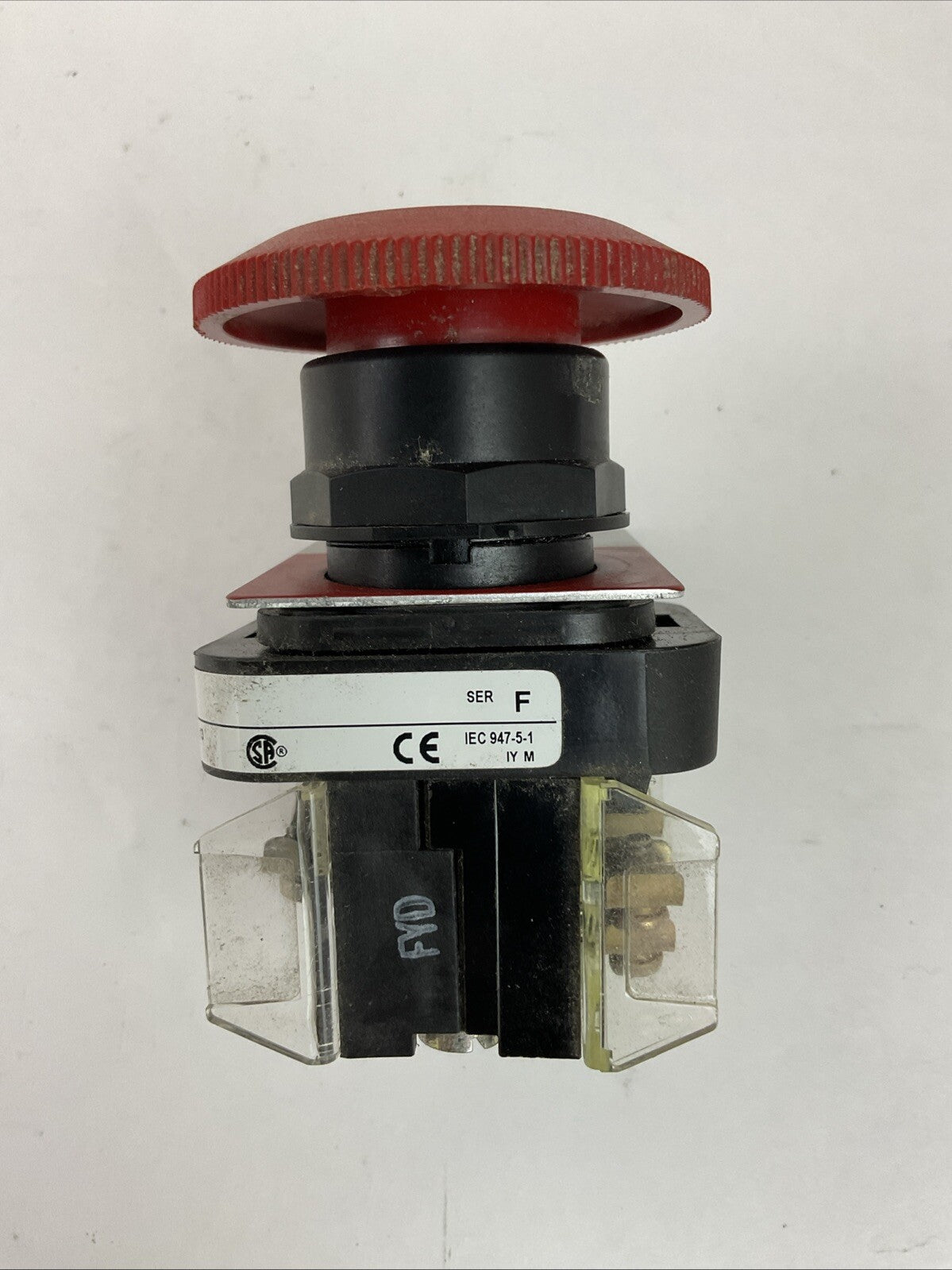 ALLEN BRADLEY 800H-FRXJT6A1 RED EMERGENCY PUSH BUTTON TWIST TO RELEASE SER F