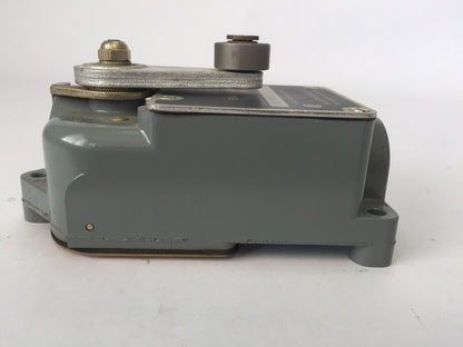 ALLEN BRADLEY 801-AMC211 LIMIT SWITCH 600 VOLTS AC-DC SERIES A