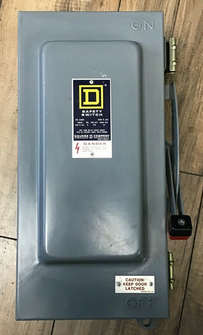 SQUARE D H322NA SAFETY SWITCH SER.D4 60A  FUSIBLE 600VAC/VDC 240VAC 15HP