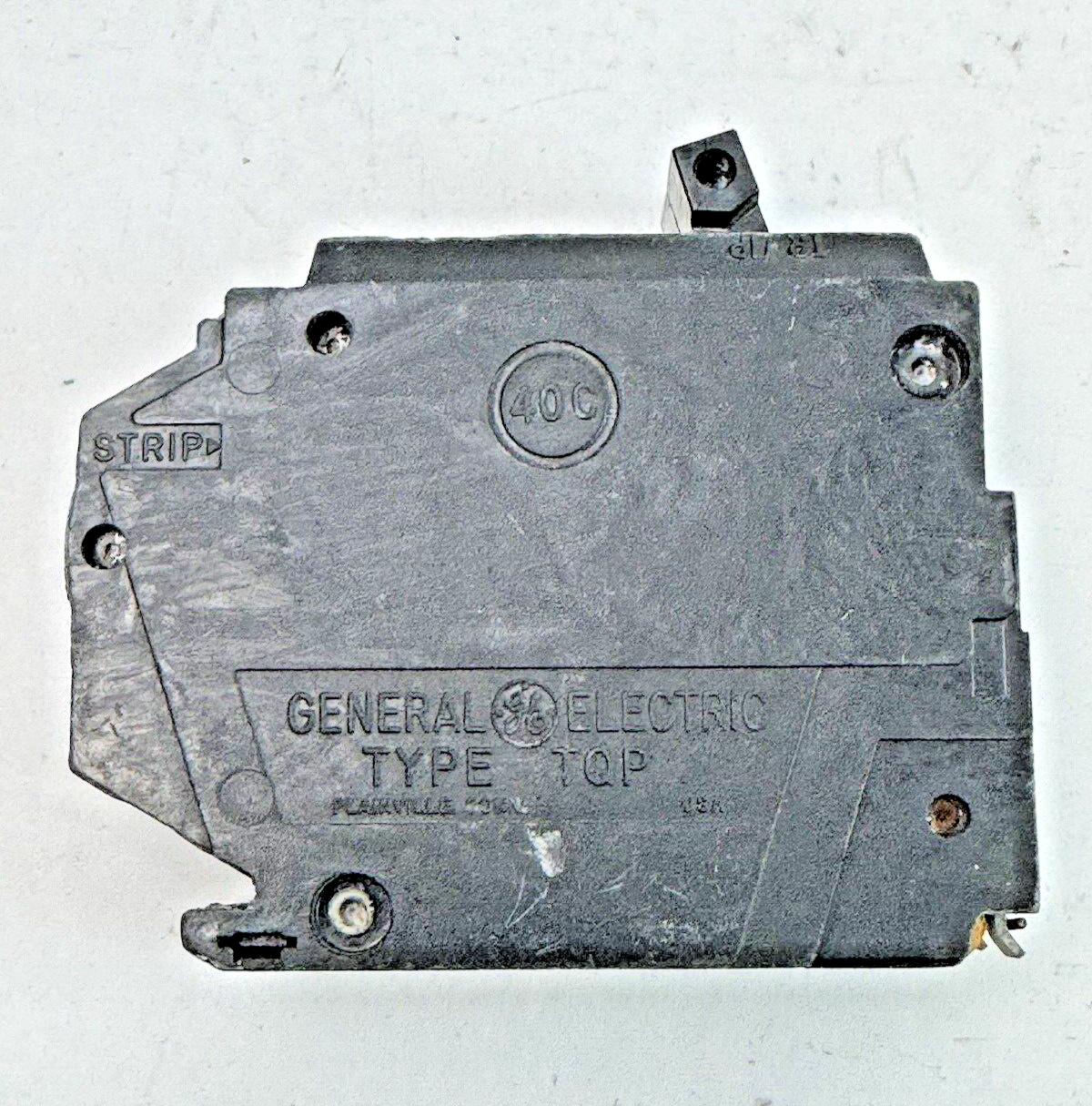 GE *LOT OF 3* - THQP250 - COMMON TRIP CIRCUIT BREAKERS - 2 POLE, 50 A, 240 VAC