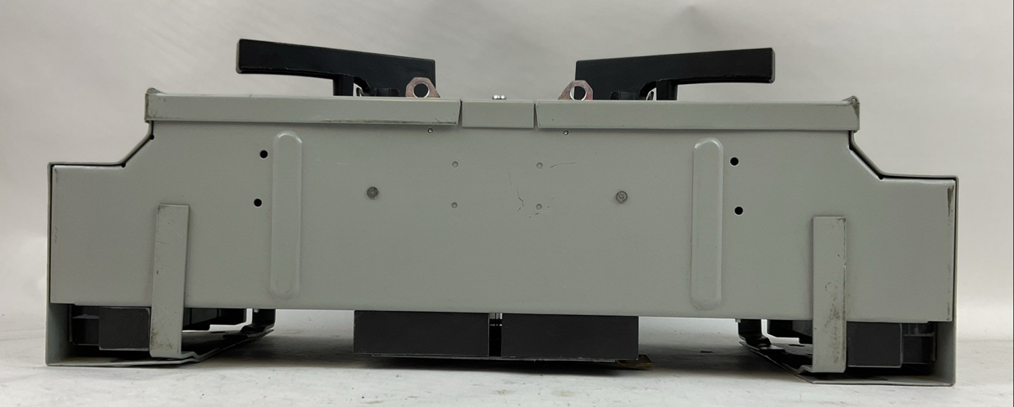 SIEMENS V7E3633R SER A 600V 100AMP 3PHASE 3POLE TWIN FUSIBLE VACU-BREAK SWITCH