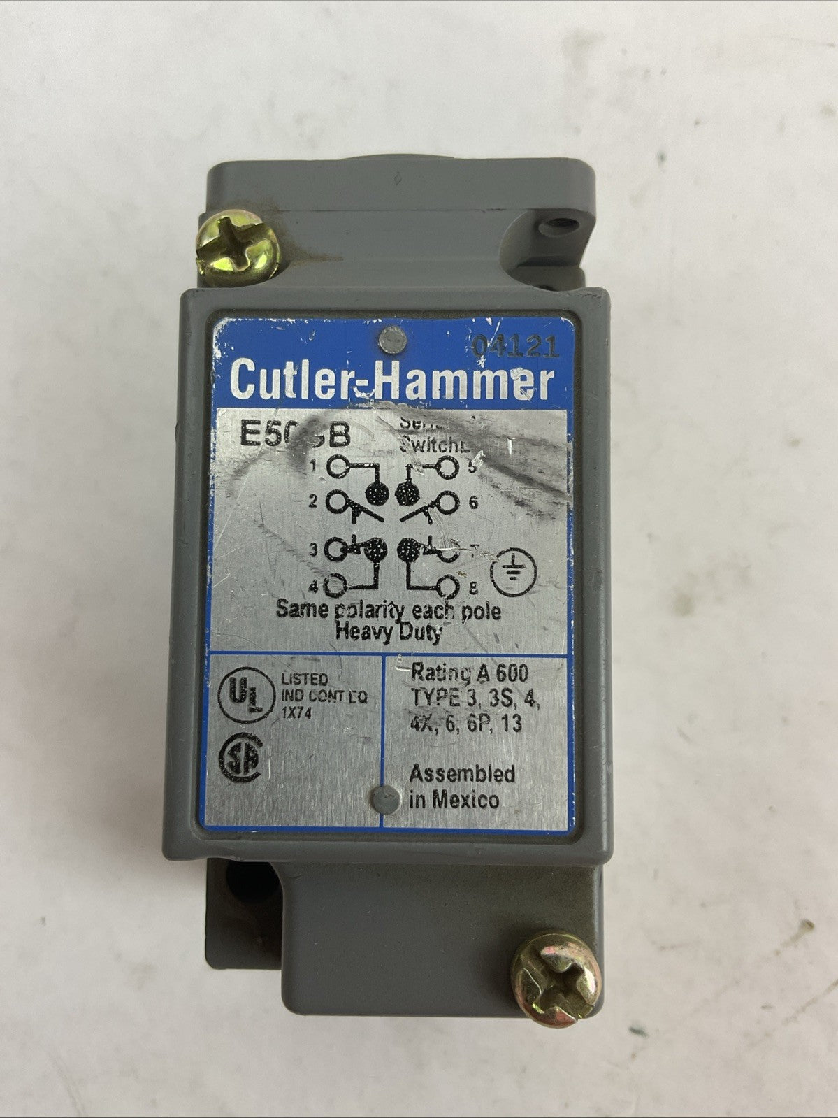 CUTLER HAMMER E50SB SWITCH BODY SERIES A2 E50RB RECEPTACLE SERIES A1