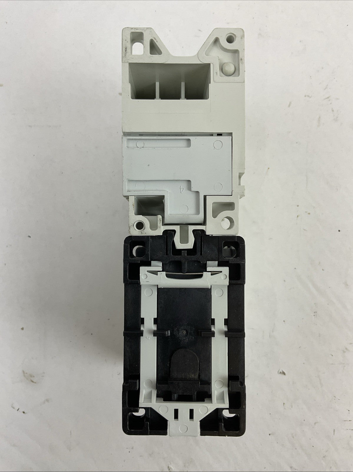 EATON STARTER AE16BNS0 600VAC 10A 3PH 7.5HP 3POLE COIL 120V C306DN3 NO HEATERS