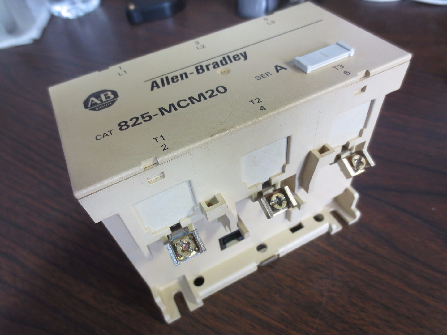 ALLEN-BRADLEY 825-MCM20 Ser. A - CONVERTER - 600V, 50/60 Hz, 20A