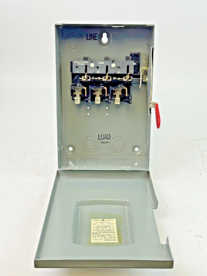 GE - TGN3322 MODEL 2 - SAFETY SWITCH - 60A/ 240VAC/ 3 POLE/ TYPE 1