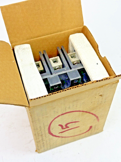 CUTLER-HAMMER - EC3050 - CIRCUIT BREAKER - 50 A, 240 VAC, 3 POLE - NEW OLD STOCK