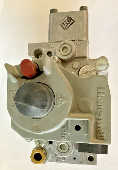 HONEYWELL VR8300C4043 GAS VALVE 3-5"WC 24V 60HZ .7A NAT GAS