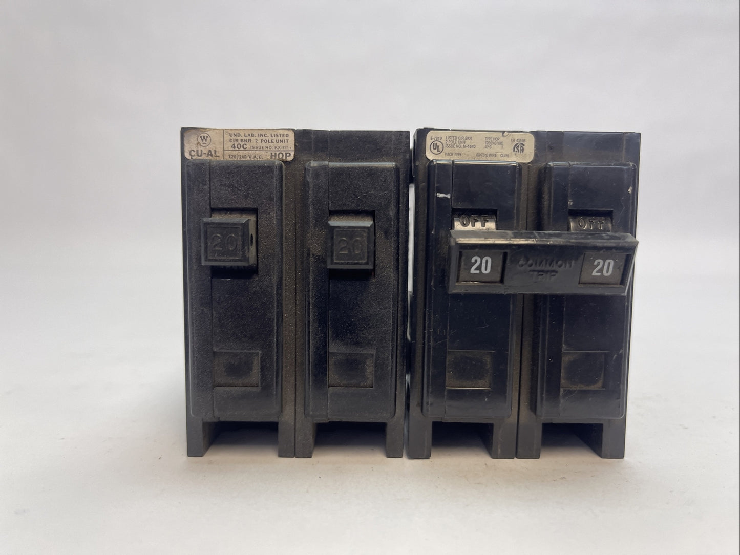 CUTLER HAMMER / WESTINGHOUSE HQP2020 CIRCUIT BREAKER 20A 2P 120/240VAC(LOT OF 2)