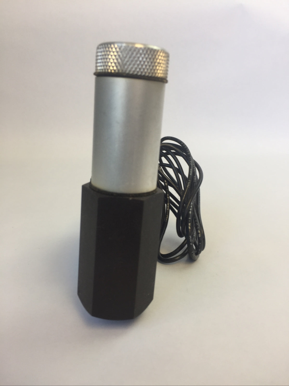 XERCON L/S-4B 120VAC 7 1/2 WATTS EYE-BALL LIGHT SOURCE