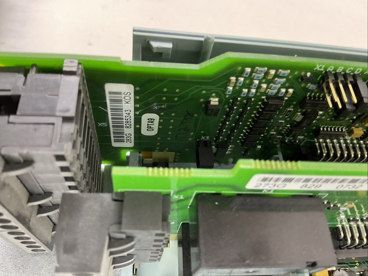 JOHNSON CONTROLS VS007410A-N0000 VARIABLE SPEED DRIVE OPTA2 OPTA9 CIRCUIT BOARD