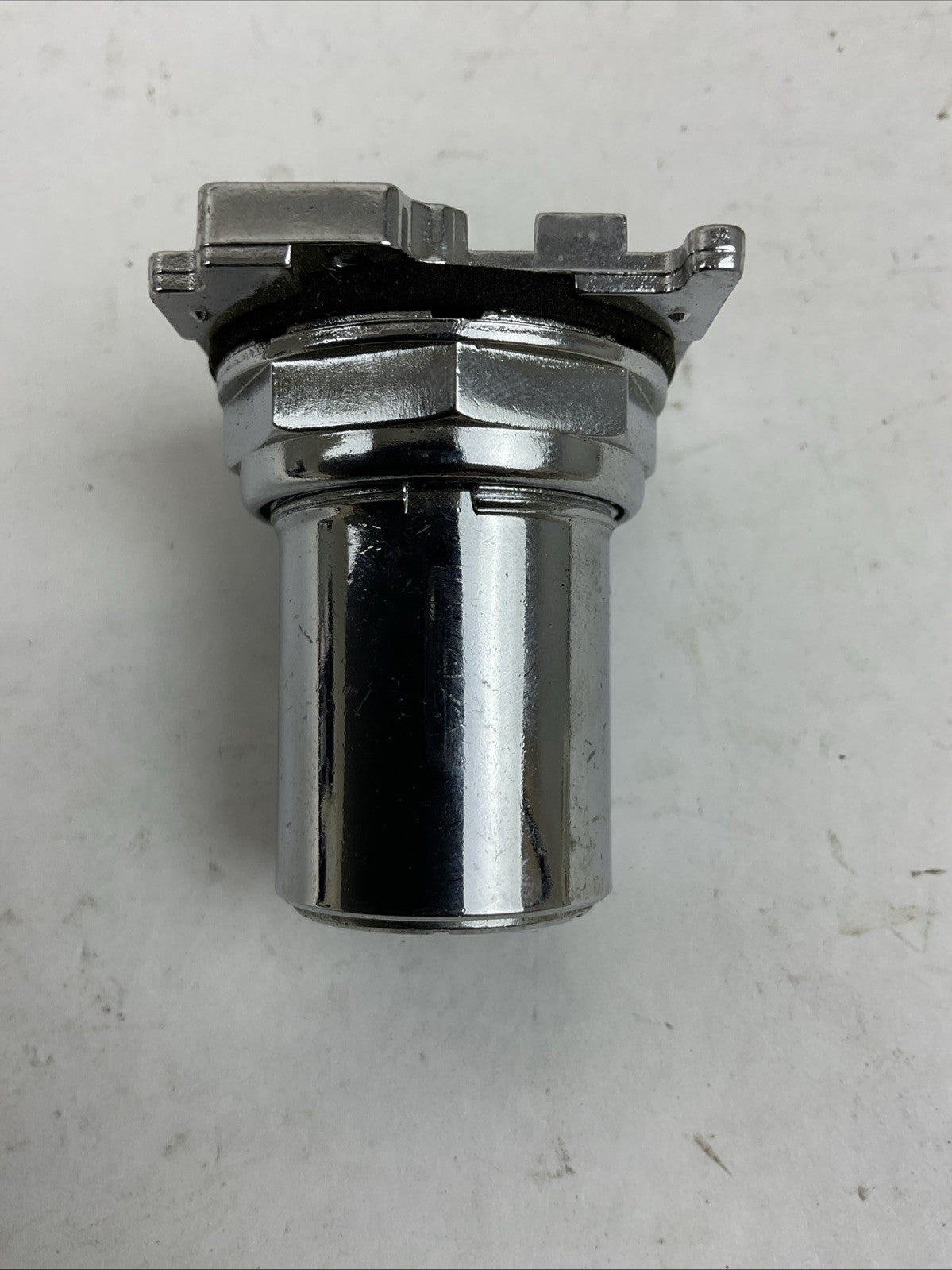 CUTLER HAMMER 10250T15237H620 SELECTOR SWITCH KEY OPERATED 3 POSITION (NO KEY)