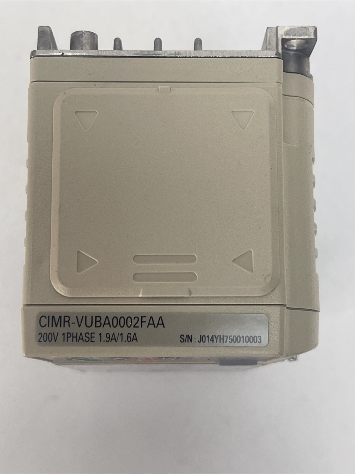 YASKAWA CIMR-VUBA0002FAA AC DRIVE REV C OUTPUT 0-240VAC 1.9/1.6A 0-400HZ INPUT