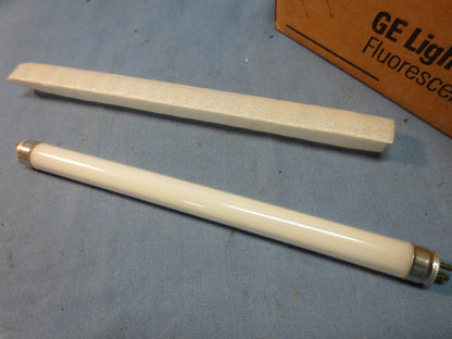 GENERAL ELECTRIC F6T5/CW, 10032-8, 2V805 FLUORESCENT BULBS - 20 LEFT IN BOX