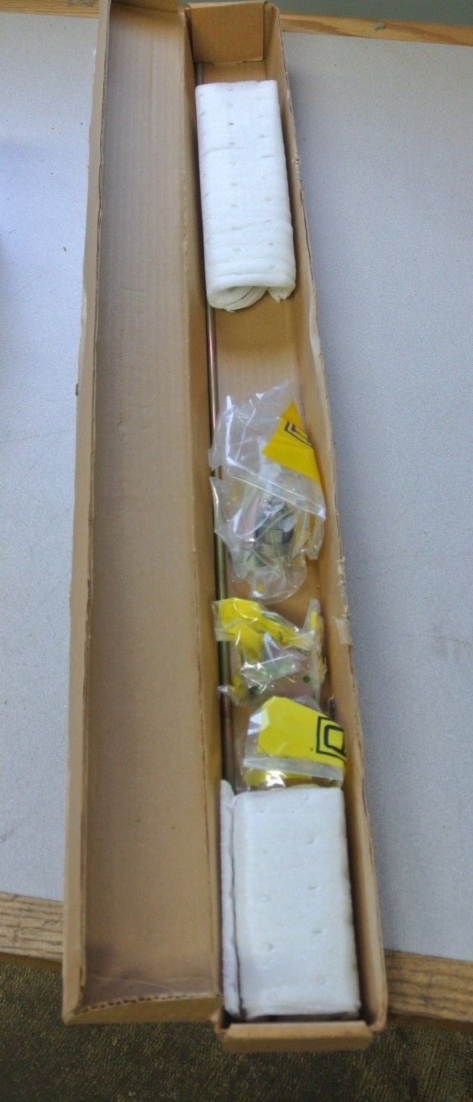 SQUARE D 9423 M-5 - DOOR CLOSING  MECHANISM MECHANICAL INTERLOCK - NEW SURPLUS