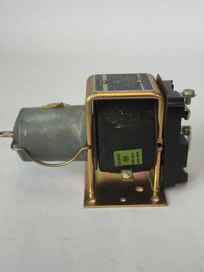 ALLEN BRADLEY 848-ZOA FLUID DASHPOT TIMING RELAY 600 VOLTS COIL 240V 60HZ