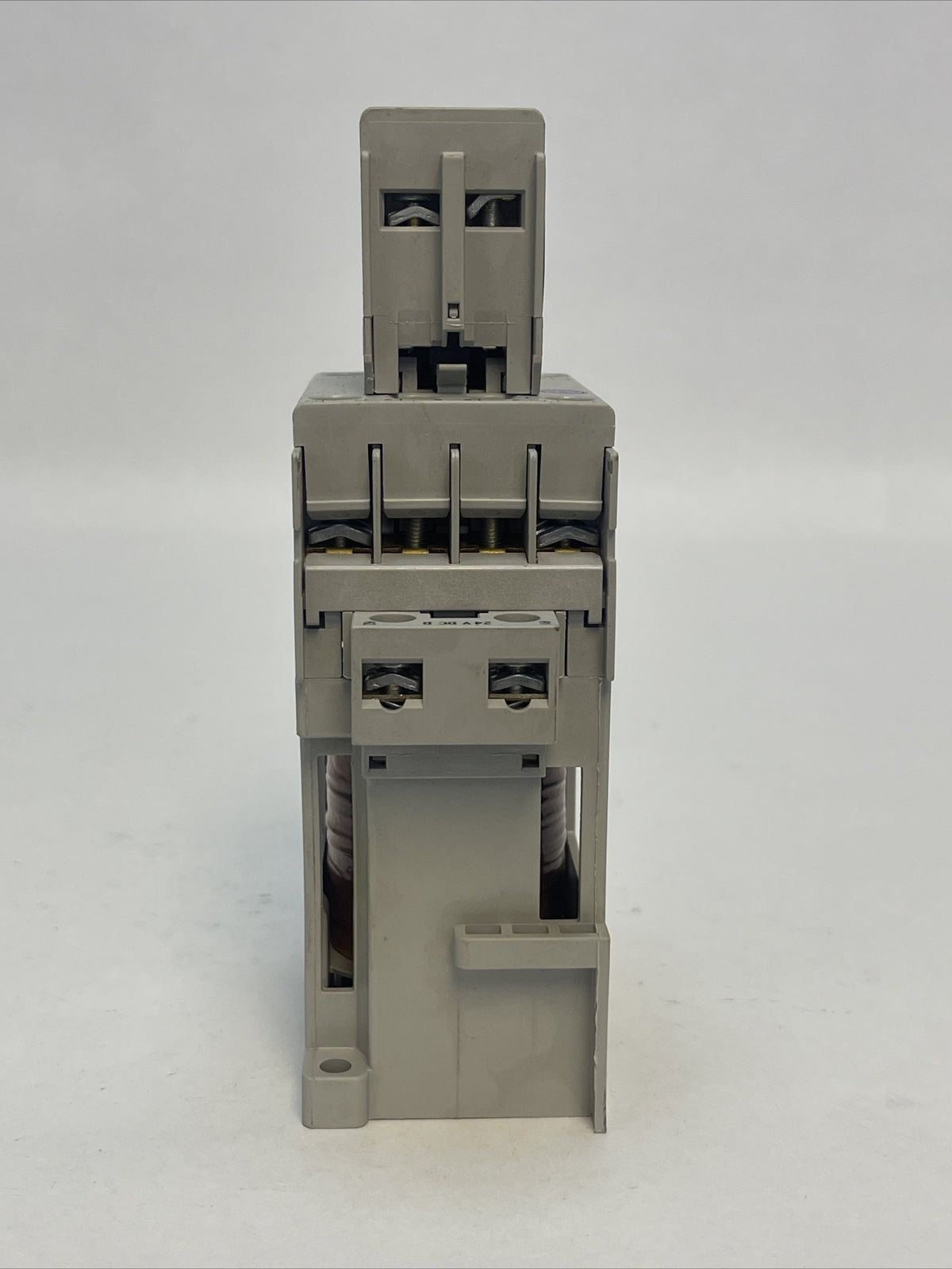 ALLEN BRADLEY 100-C12D*10 CONTACTOR SER A 600VAC 25A 10HP COIL 24VDC 100-F SER B