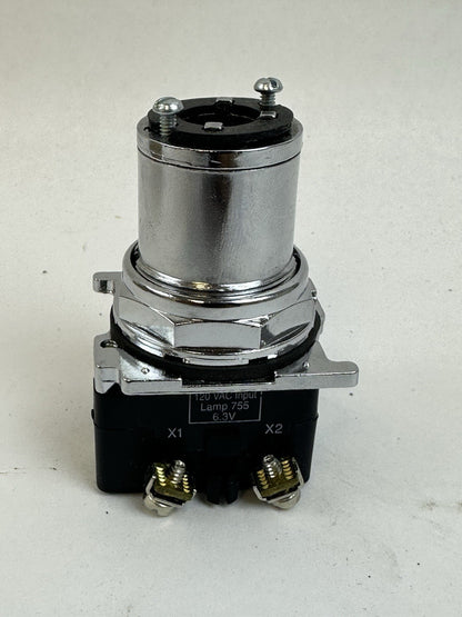 EATON CUTLER-HAMMER 10250T5971 ILLUMINATED SELECTOR SWITCH 2 POS.  120V 50/60 HZ