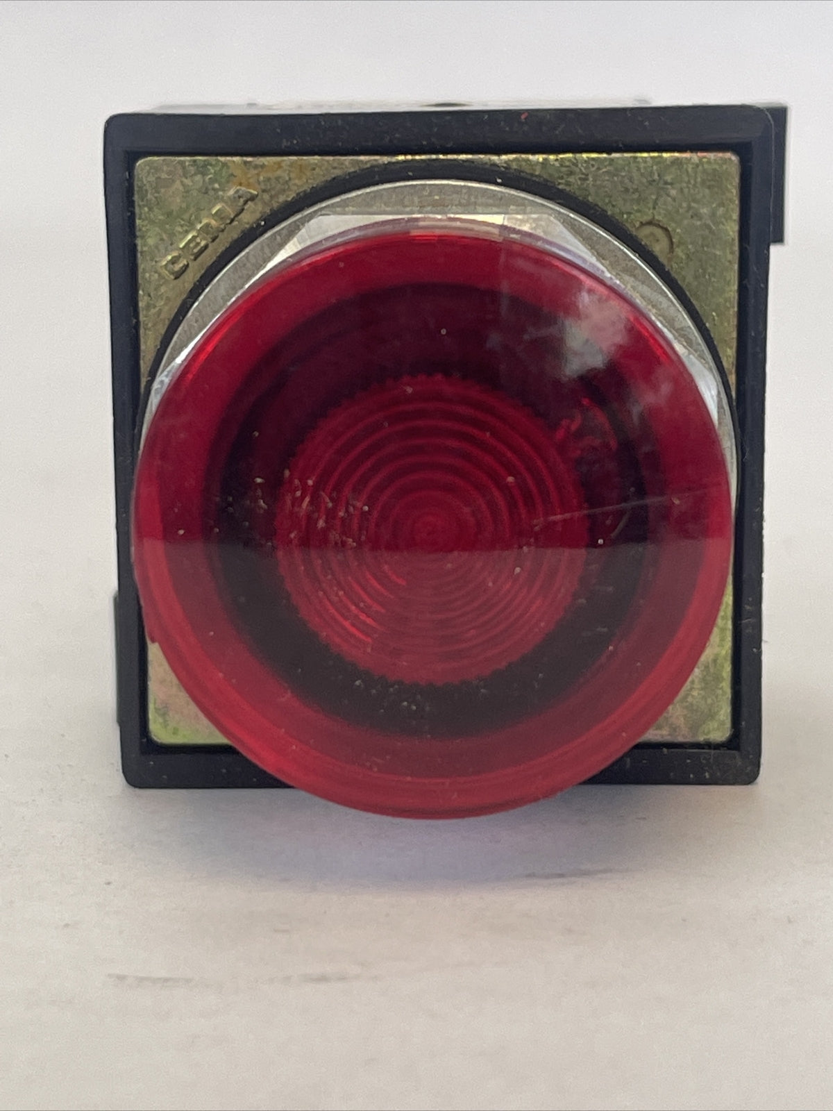 SYLVANIA CLARK BUL. 100T-PPLT1R ILLUMINATED PUSHBUTTON 120V 50/60HZ