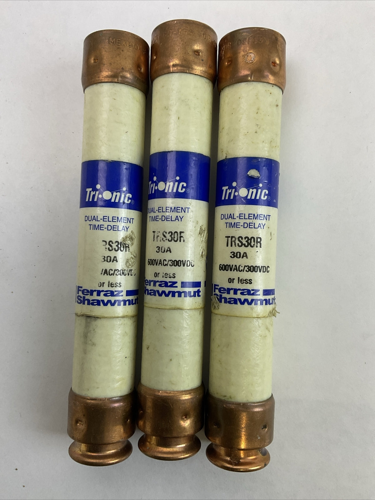 FERRAZ SHAWMUT TRS30R TRI-ONIC DUAL ELEMENT FUSE 30AMP 600VAC 300VDC (LOT OF 3)