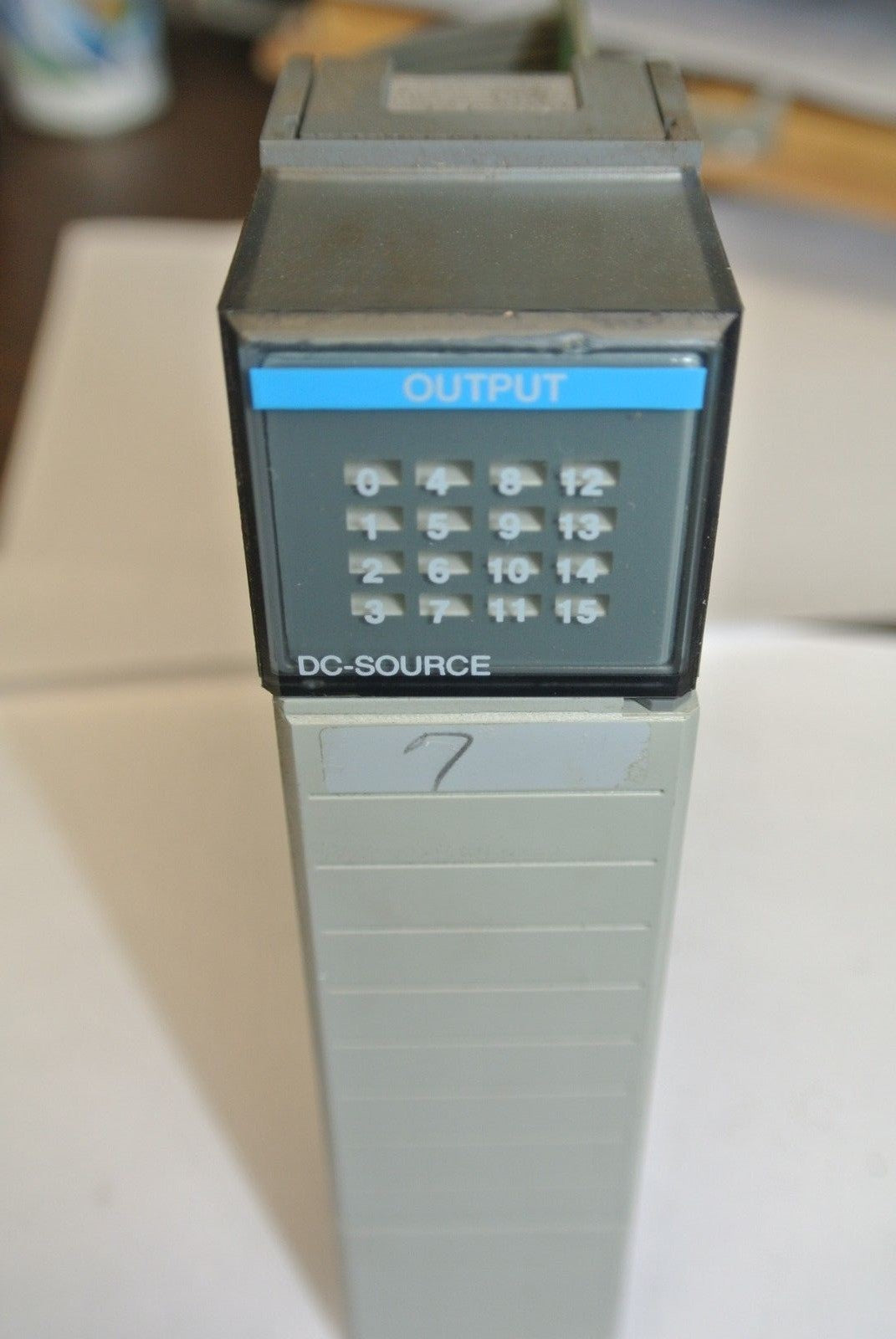 ALLEN-BRADLEY 1746-OB16 SLC500 OUTPUT MODULE - Ser. D - OUTPUT 10-50VDC