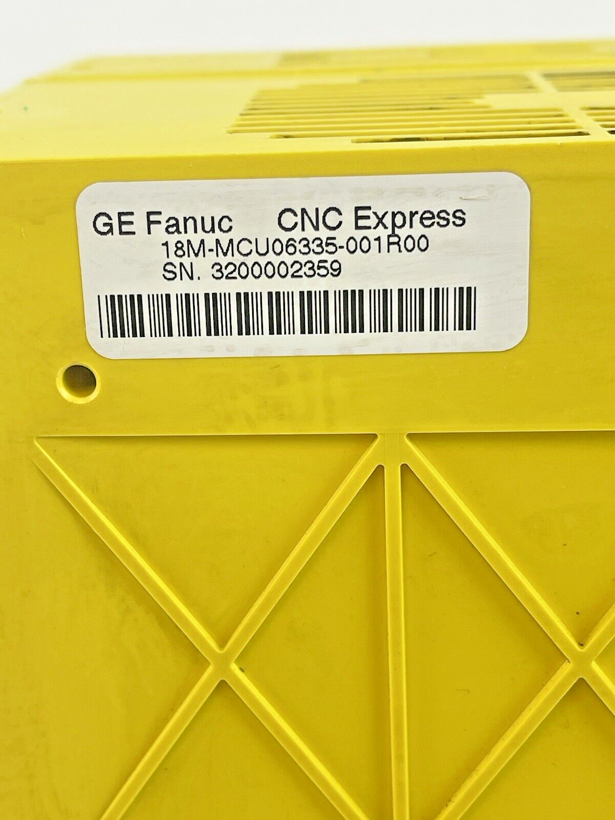 GE FANUC - 18M-MCU06335-001R00 - 3-SLOT RACK CHASSIS
