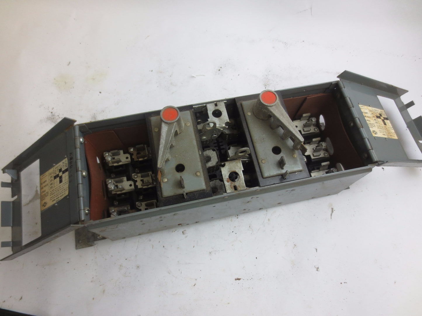 FPE / FEDERAL PACIFIC QMQB-3332 TWIN PANEL SWITCH - 240VAC, 30A, 3-POLE