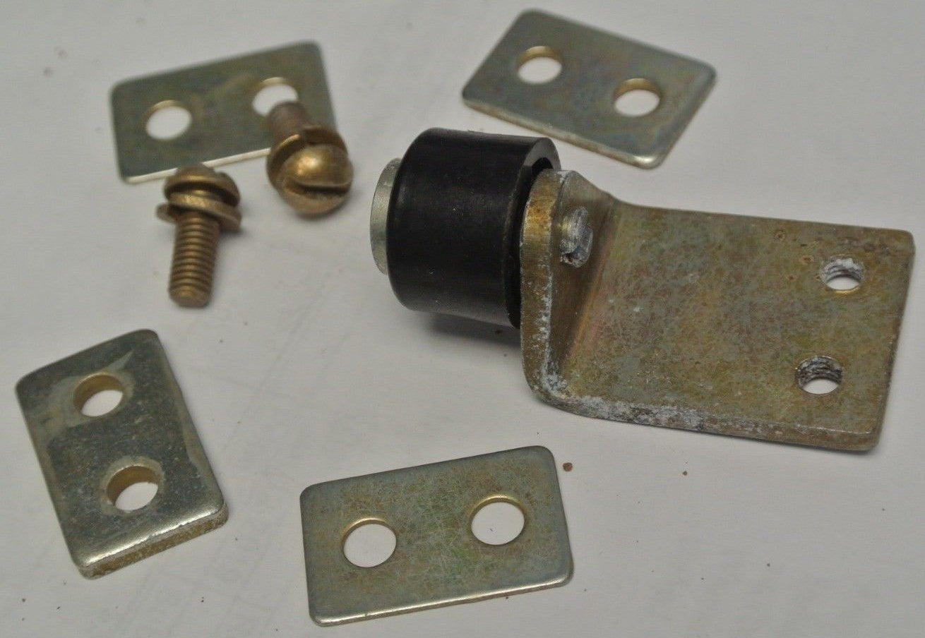 ALLEN-BRADLEY Z-35339 / ROLLER ASSEMBLY & MOUNTING HARDWARE / NEW SURPLUS