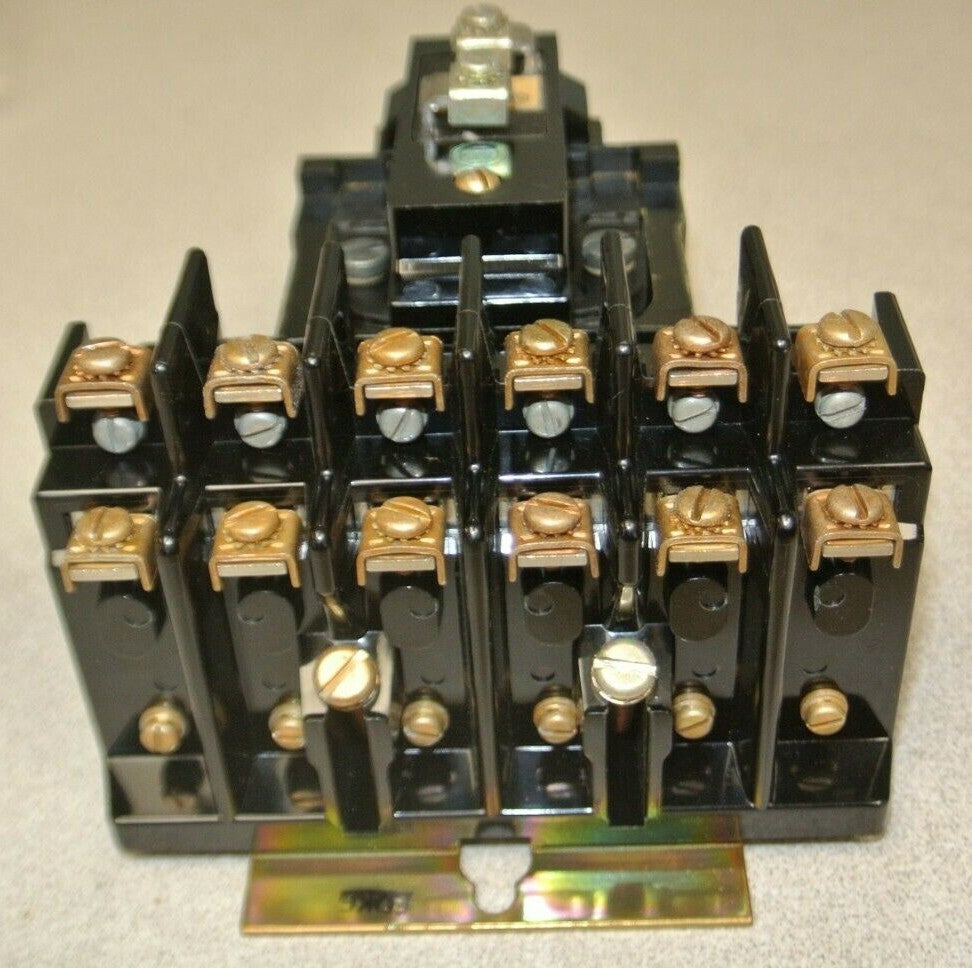 ALLEN-BRADLEY 700-BR600B12 / AC CONTROL RELAY / 12V, 50Hz / 6 N.O. / NEW SURPLUS