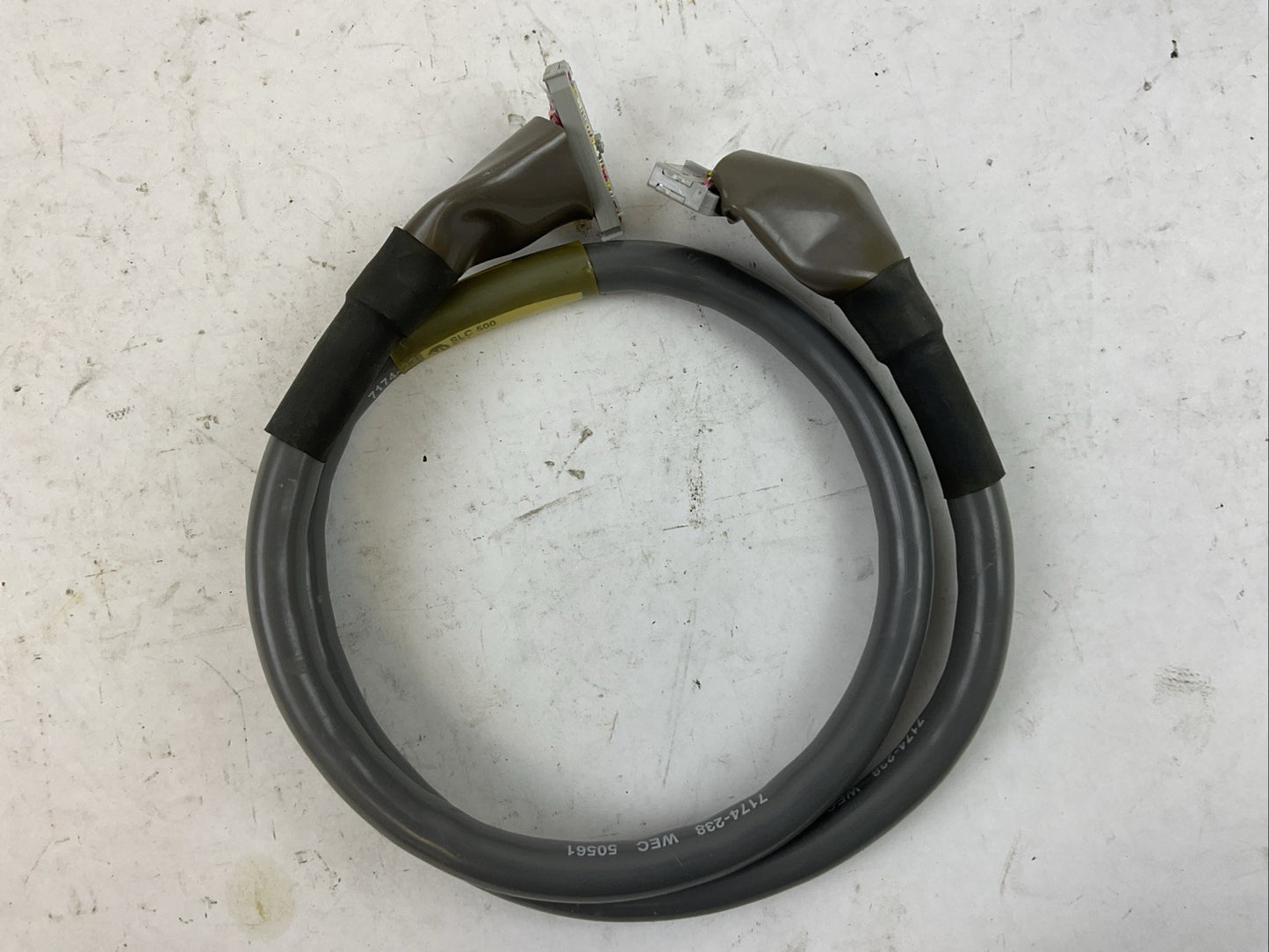 ALLEN BRADLEY 1746-C9 SER A SLC 500 RACK INTERCONNECT CABLE