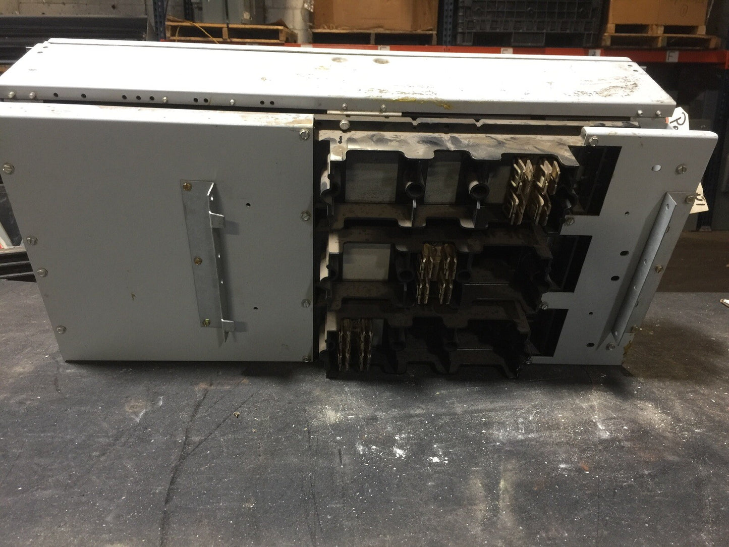 GE SPECTRA SERIES ADS32400HM FUSIBLE SWITCH UNIT 240VAC 250VDC 400A 3P 125HP