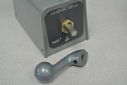 ALLEN-BRADLEY 806-984393 ROTARY PILOT SWITCH, BALL LEVER / NEW SURPLUS