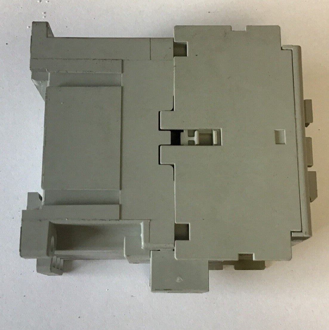 ALLEN BRADLEY 300-AOE*930 CONTACTOR SER.C 18A 600VAC 24VDC