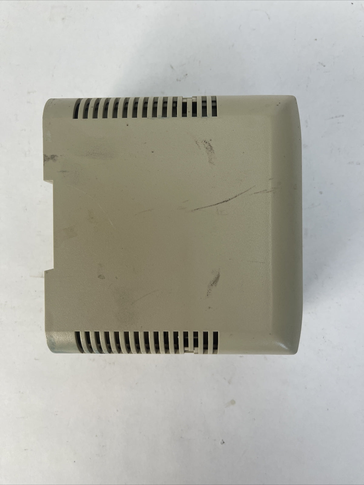 OMRON CQM1-PA203 POWER SUPPLY UNIT OUTPUT 5VDC 3.6A SOURCE 100-240VAC 60VA