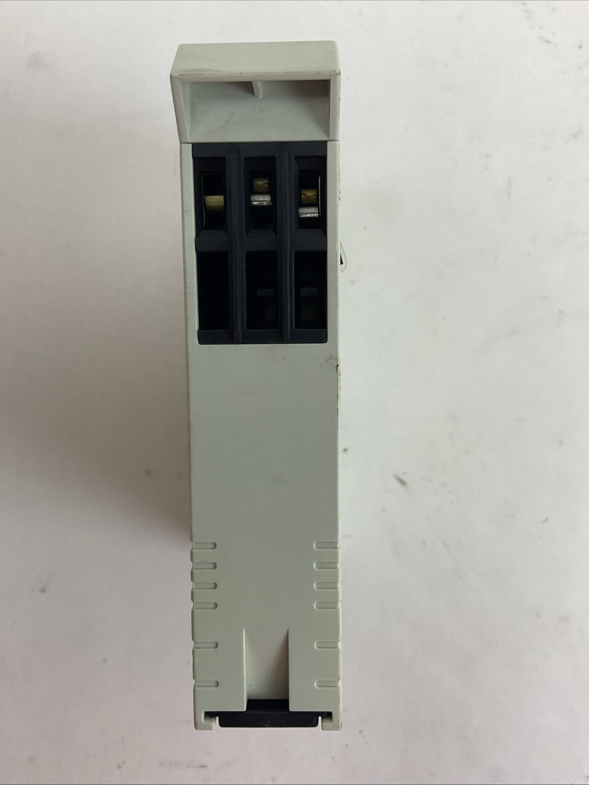 CARLO GAVAZZI EID C 115 5A CURRENT LEVEL RELAY 115VAC 50/60HZ