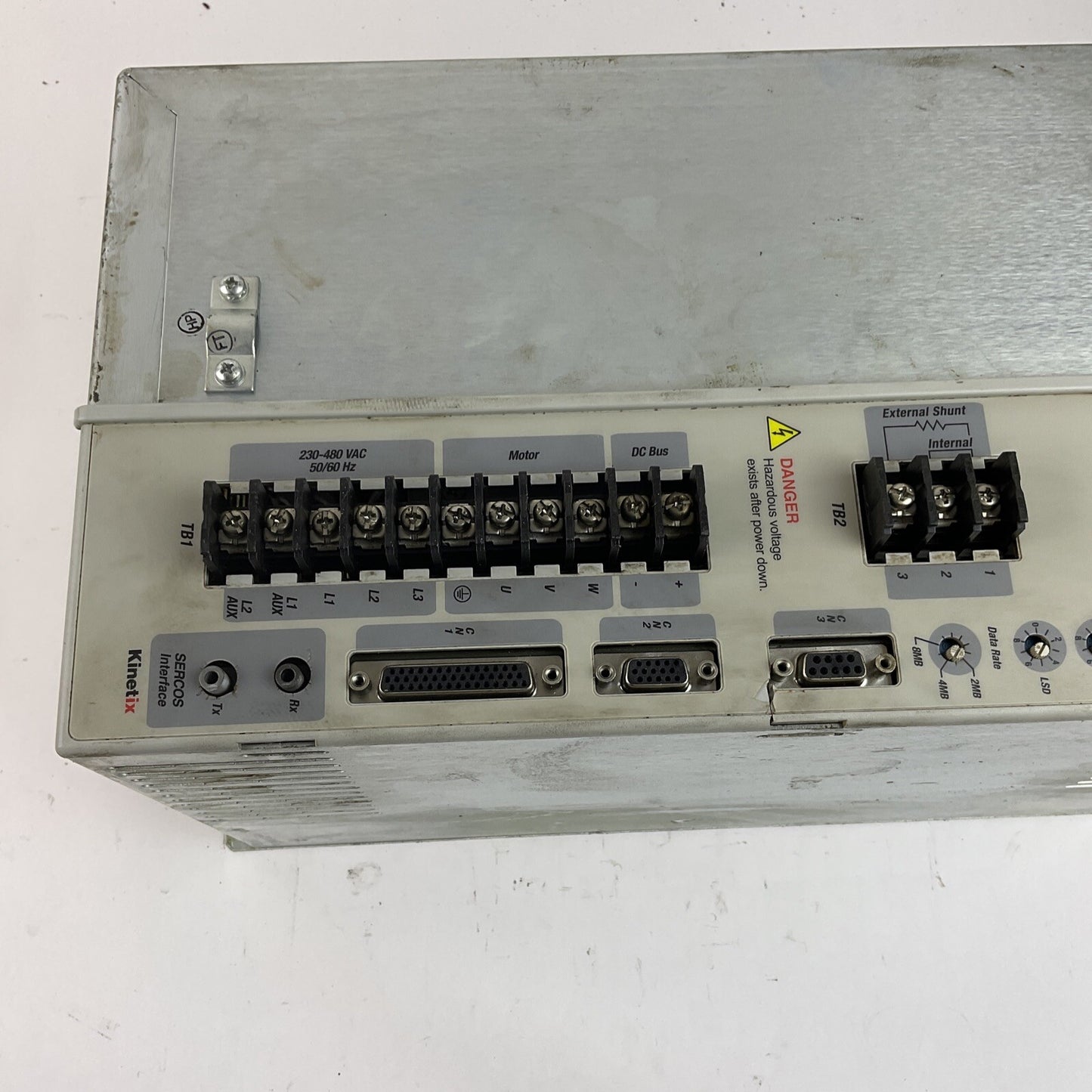 ALLEN BRADLEY  2098-DSD-HV220-SE SERVO DRIVE SER.B  3PH FIRM V1.60 COVER BROKEN